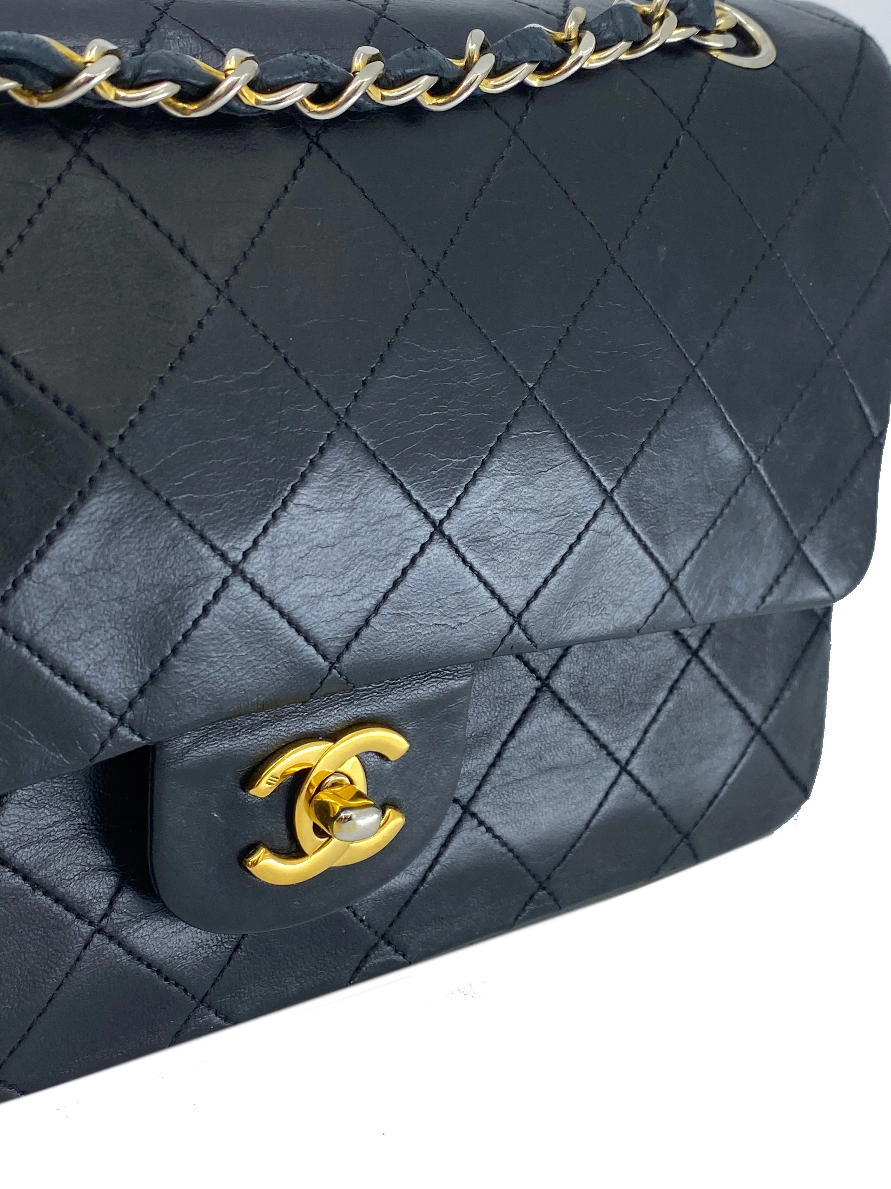 Vintage Chanel Medium Classic Double Flap Bag in Quilted Lambskin - Optimal Title