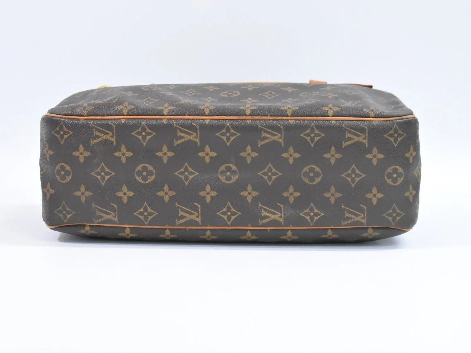 Louis Vuitton Cite  Canvas Shoulder Bag (Pre-Owned)