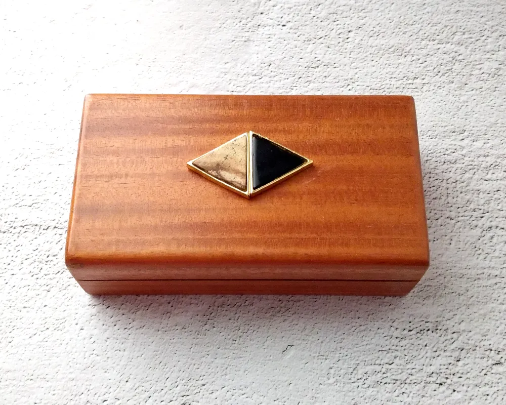 Picture Jasper and Black Agate Mahogany Box